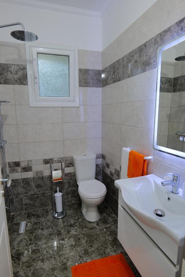 Davide Rooms Sarandë Exterior foto